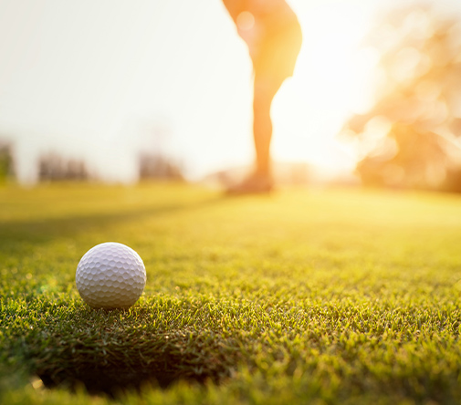 woman golfing