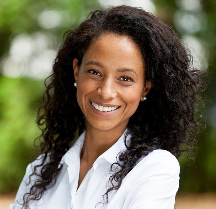 woman with perfect white teeth smiling